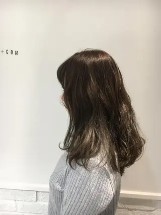 カラー 江原 彩華のヘアスタイル