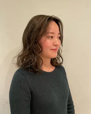 セミロング カラー 向坂 亜美のヘアスタイル