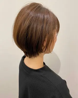 ショート カラー 石田 優菜のヘアスタイル