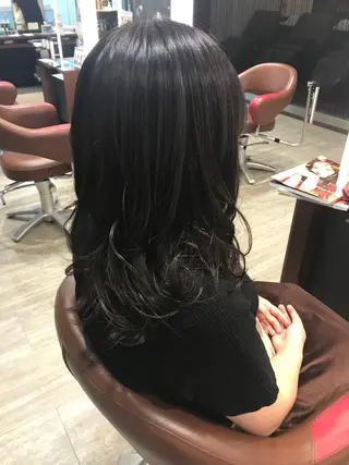 ロング カラー ウルフカット／吉村 桃子のヘアスタイル