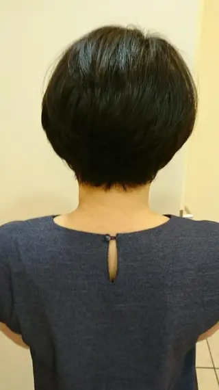 ショート カラー 齋藤  愛美のヘアスタイル
