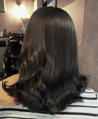 ミディアム カラー Hina🐣 elubylovisのヘアスタイル