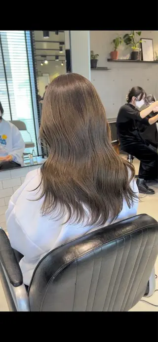 セミロング カラー レイヤー/透明感 カラー🌿KANTAのヘアスタイル