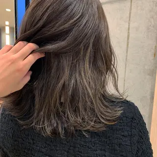 ミディアム カラー サソウ ユリエ🥥のヘアスタイル