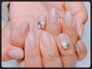 ネイル THECOLORS所属・近貞 莉奈のネイルデザイン