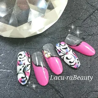 ネイル 小顔と腸の専門店 ラクーラビューティのエステ・リラクイメージ