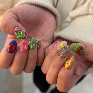 ネイル 栗田 ゆう子のネイルデザイン