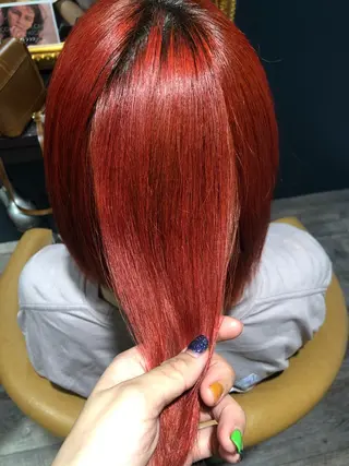 ミディアム カラー 梅田ハイトーン チダ ヒナノのヘアスタイル