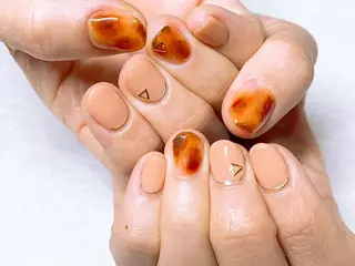 ネイル THECOLORS所属・近貞 莉奈のネイルデザイン