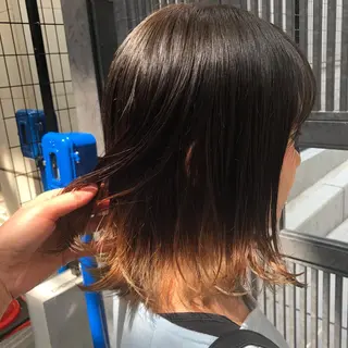 ミディアム カラー ウルフカット／吉村 桃子のヘアスタイル