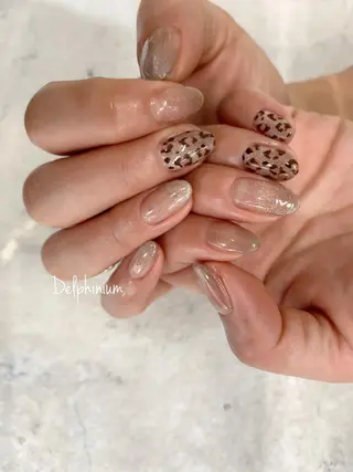 ネイル 岡本 友恵のネイルデザイン