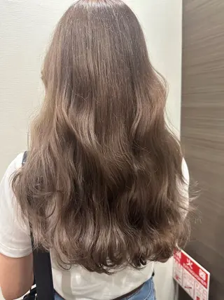 ロング カラー yu-kiハイトーン /ブリーチ無しカラーのヘアスタイル