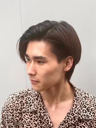 ミディアム ヒロ銀座バーバーショップ東京駅丸の内店所属・對馬 虎太郎のヘアスタイル