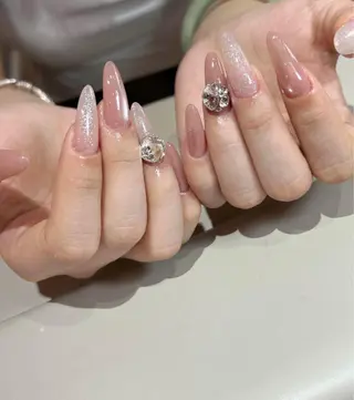 ネイル T. Leeのネイルデザイン