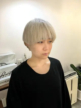 ショート カラー ケアブリーチ/ili 村上佳那多のヘアスタイル