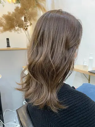 セミロング カラー 高梨 菜々のヘアスタイル