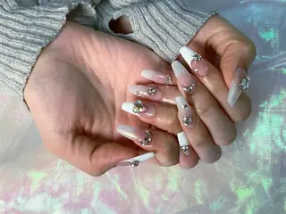 ネイル pink ladyサロン所属・べ にのネイルデザイン