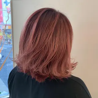 ミディアム sea's所属・ヒラカホ/矢場町/ ブリーチ/似合わせのヘアスタイル