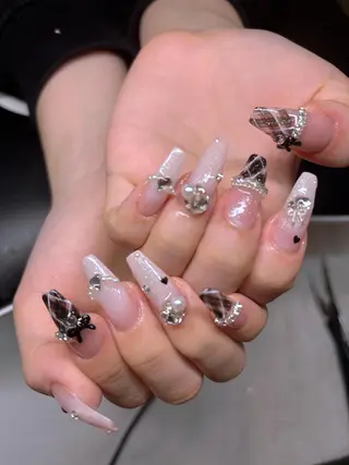 ネイル Lee Nailsのネイルデザイン