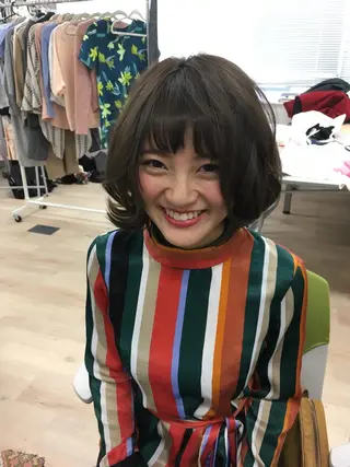 ミディアム graxi'    グラシー所属・ブリーチ/ハイトーン SERINAのヘアスタイル