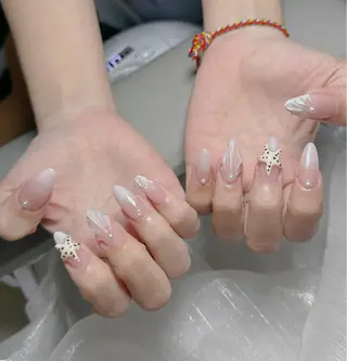 ネイル T. Leeのネイルデザイン