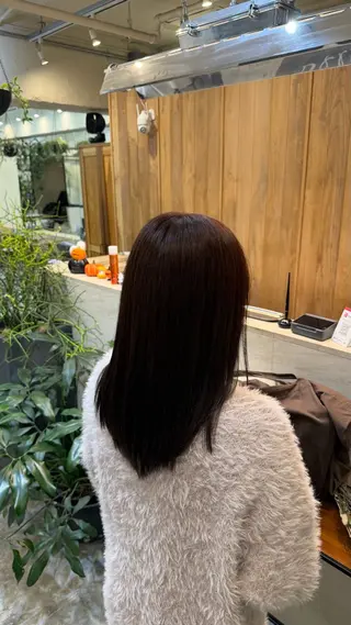 セミロング Belle所属・透明感カラー/ 新宿駅東口/ユズキのヘアスタイル