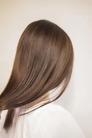 セミロング NATSUKA 403号室のヘアスタイル