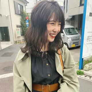 ミディアム カラー マツエク・マツパ ハイトーン&暗髪🔥 表参道二刀流マエダのヘアスタイル