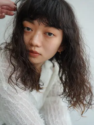 ロング パーマ AmiLi HONOKAのヘアスタイル