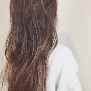 ロング ブリーチなしダブル/ レイヤーカット 小棹のヘアスタイル