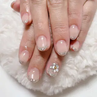 ネイル The Best Beauty受付担当のヘアスタイル