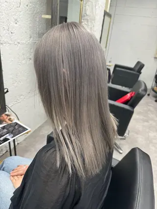 ミディアム ハイトーン/ダブル カラー/akihoのヘアスタイル