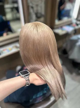 カラー 徳平 優衣のヘアスタイル