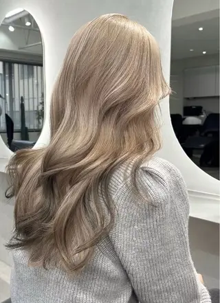 ロング 縮毛👱🏽‍♀️ 🎀海外ハイライトのヘアスタイル