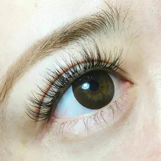 マツエク・マツパ 地域 No. 1店 nail&eyelash Liliana所属・ベテランのお店です 🍓.Lilianaのマツエク・マツパデザイン