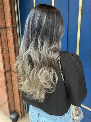 ロング カラー 🦩レイヤー|透明感 カラー🦩makoのヘアスタイル