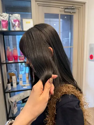 ロング カラー ミルクティー× グレージュMOMOのヘアスタイル