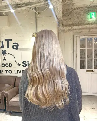 ロング カラー ☁️透明感カラー☁️ Reikaのヘアスタイル