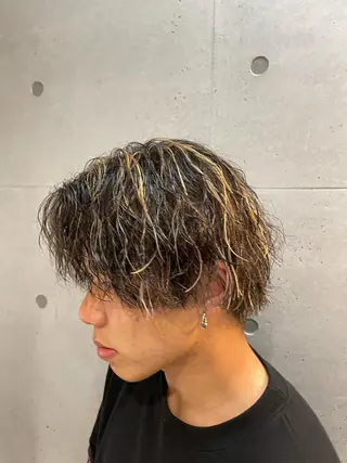 ミディアム カラー パーマ メンズ 🔥メンズ超特化🔥 青木海斗のヘアスタイル