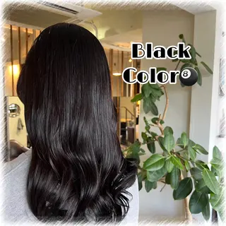 ロング カラー 岡本 絢香のヘアスタイル