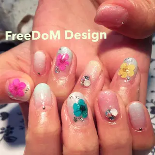 ネイル ＦreeDoＭ   Design所属・W KUMIのネイルデザイン