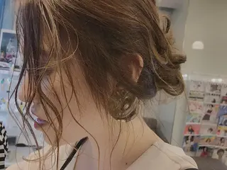 セミロング カラー ヘアアレンジ Kawaguchi Arisaのヘアスタイル