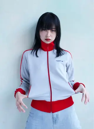 ミディアム 木野 音羽のヘアスタイル