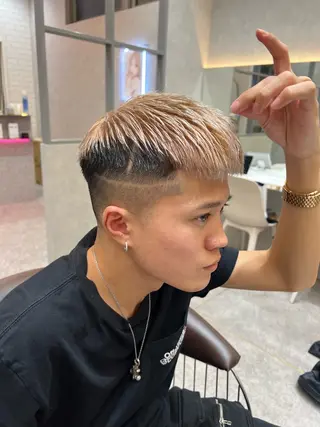 ショート カラー メンズ ARIA💎縮毛矯正 ブリーチ💎複雑履歴のヘアスタイル