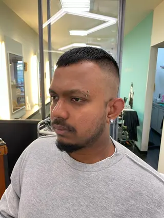 ショート MARS HAIR【マーズ】所属・菊川 照治のヘアスタイル