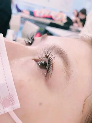 マツエク・マツパ 石渡このみ 🍊レイヤーカットのヘアスタイル