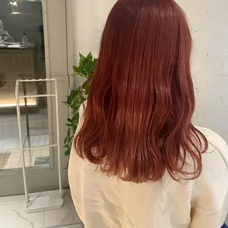 ミディアム カラー カジュアルを女っぽく 𝗮𝘆𝗮𝗰𝗼のヘアスタイル