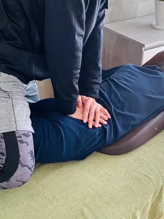 【深層筋膜リリース】 院長TAKUのエステ・リラクイメージ