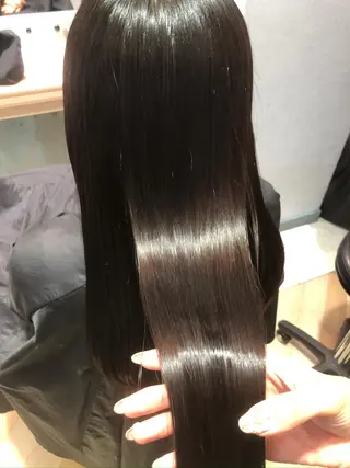 ロング 髪質改善　縮毛の達人 矢井由真のヘアスタイル