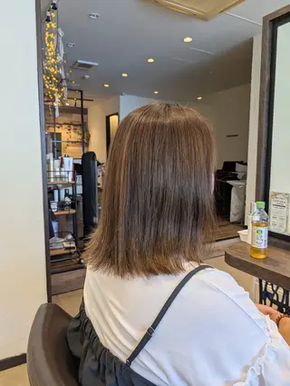 ミディアム 吉田 彩のヘアスタイル